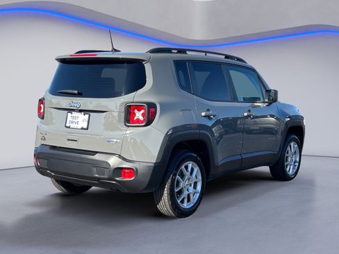 Used 2022 Jeep Renegade Latitude w/ Convenience Group image 12