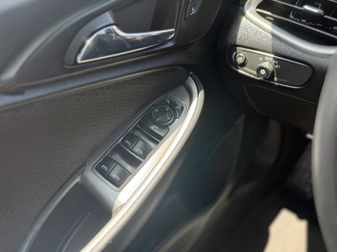 Used 2022 Chevrolet Malibu LT FWD image 23