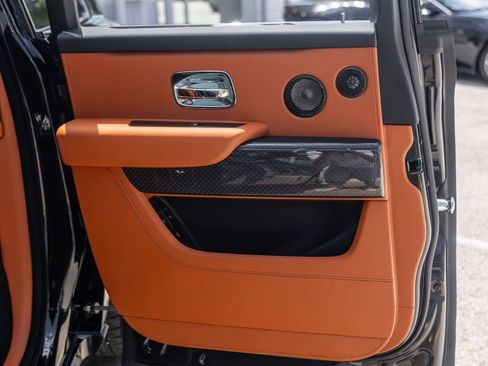 Certified 2025 Rolls-Royce Cullinan Black Badge w/ Leather Finishing Pack AWD/4WD image 37