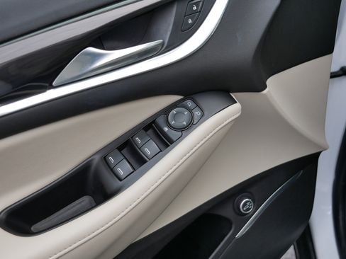 Used 2019 Buick Enclave Essence image 19