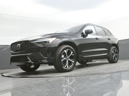 New 2026 Volvo XC60 B5 Core w/ Climate Package image 31