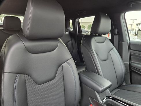 New 2026 Jeep Compass Latitude image 33