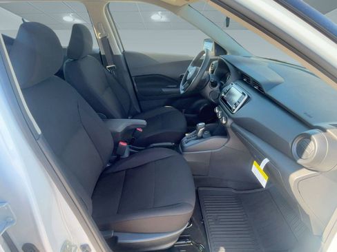 New 2025 Nissan Kicks Play S image 28