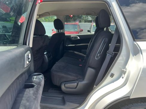 Used 2013 Nissan Pathfinder SV FWD image 11