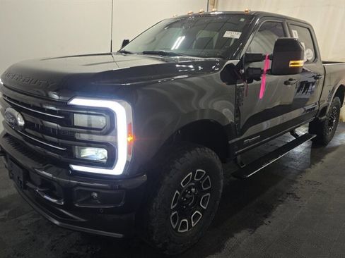 Used 2025 Ford F350 Platinum image 2
