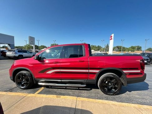 Used 2025 Honda Ridgeline Black Edition image 6