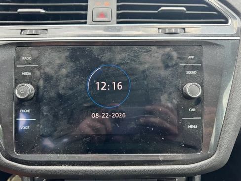 Used 2020 Volkswagen Tiguan SE w/ Panoramic Sunroof Package AWD/4WD image 11