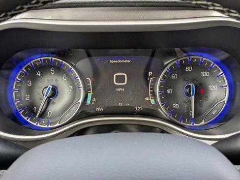 New 2026 Chrysler Pacifica Select FWD image 28