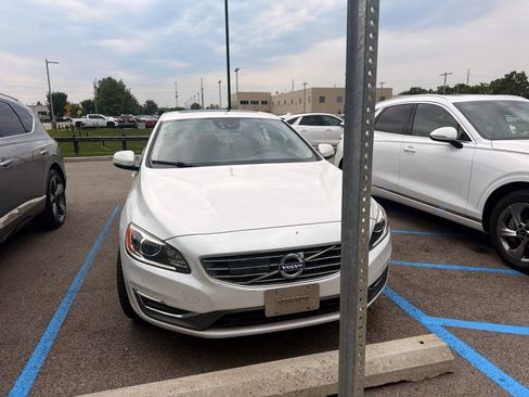 Used 2017 Volvo S60 T5 Inscription Platinum w/ Climate Package AWD/4WD image 7