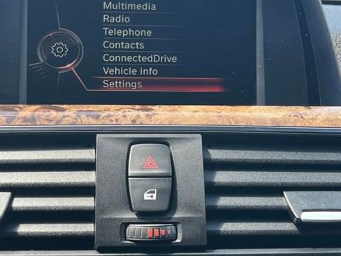 Used 2017 BMW 330i xDrive Sedan AWD/4WD image 46
