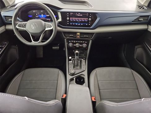 Certified 2024 Volkswagen Taos SE image 15