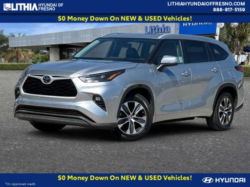 Used 2023 Toyota Highlander XLE FWD image 1