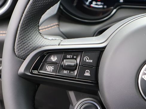 New 2025 Alfa Romeo Tonale w/ Premium Package image 32