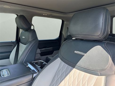 Used 2022 Ford F150 Limited image 8