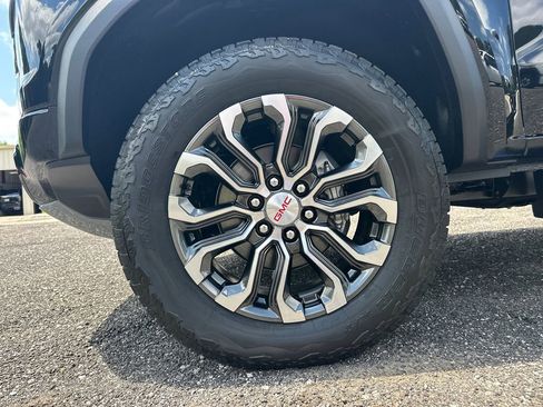 New 2026 GMC Canyon Denali AWD/4WD image 12