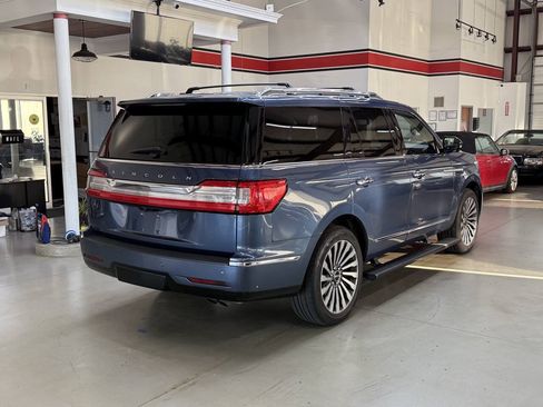 Used 2019 Lincoln Navigator Reserve AWD/4WD image 3
