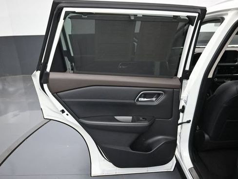 Used 2023 Nissan Rogue Platinum w/ Platinum Premium Package AWD/4WD image 27