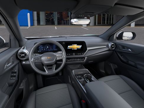 New 2026 Chevrolet Equinox LT w/ Convenience Package II FWD image 15
