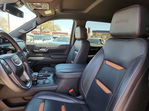 Used 2024 GMC Sierra 1500 AT4 w/ AT4 Premium Package AWD/4WD image 13