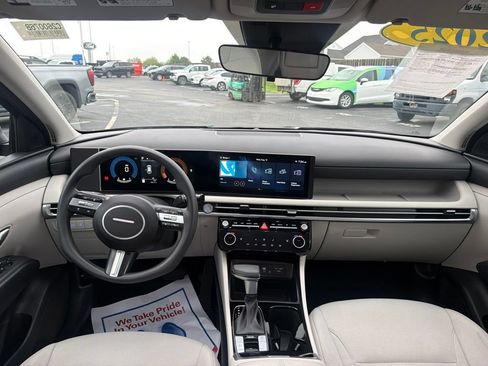 Used 2025 Hyundai Tucson SEL FWD image 19