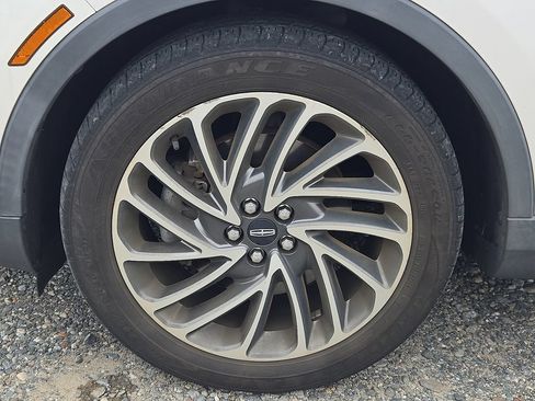 Used 2019 Lincoln Nautilus Reserve AWD/4WD image 13