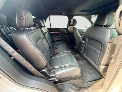 Used 2017 Ford Explorer Platinum AWD/4WD image 34
