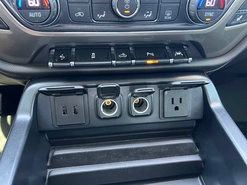 Used 2018 Chevrolet Silverado 1500 High Country AWD/4WD image 33