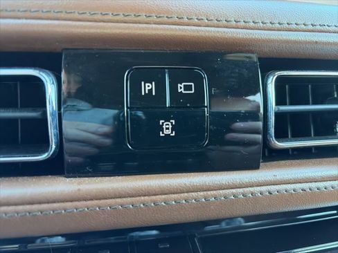 Used 2020 Lincoln Aviator Reserve w/ Equipment Group 202A image 19