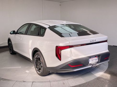 Certified 2025 Kia K4 EX image 3