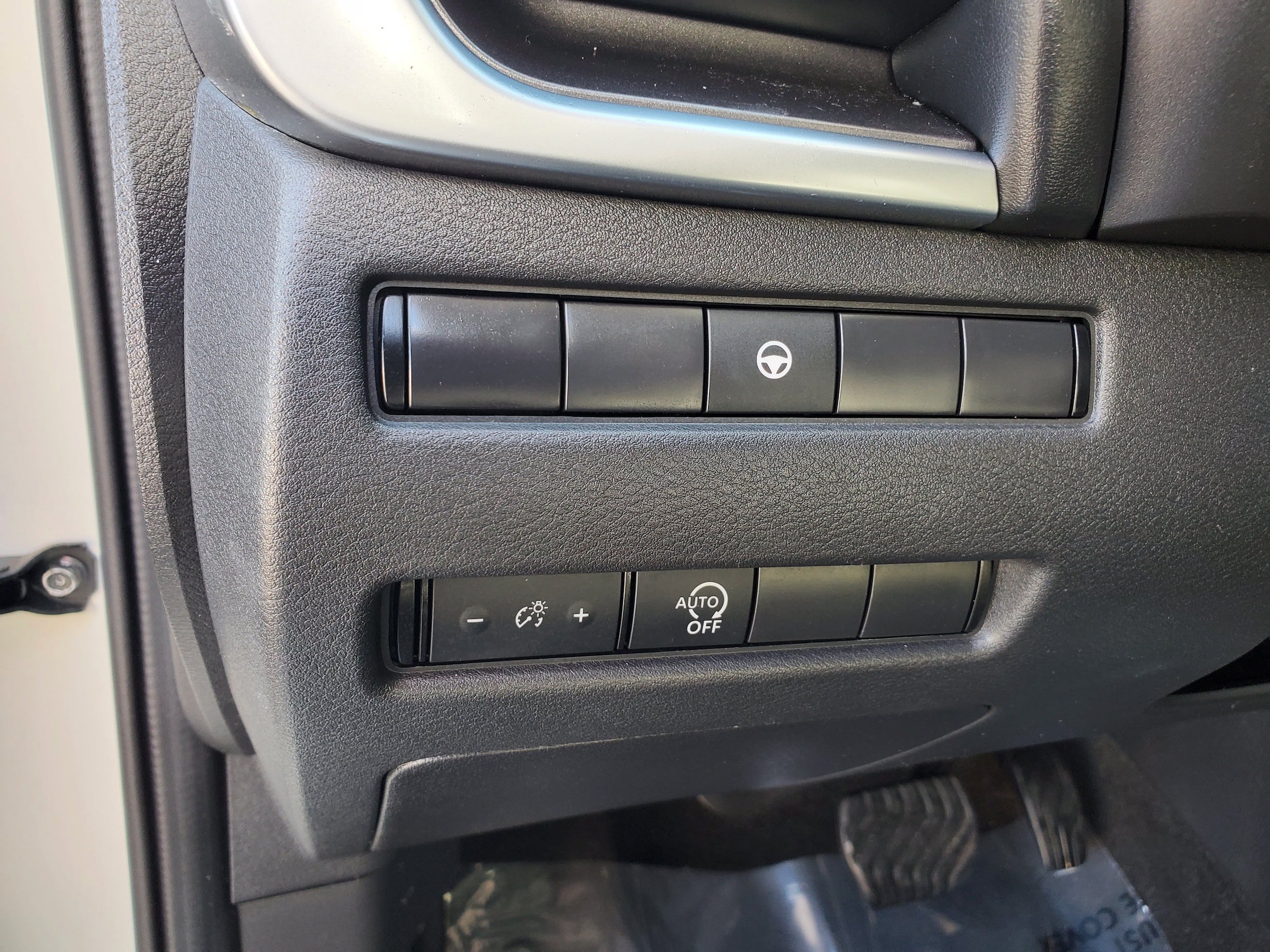 Used 2023 Nissan Rogue SV AWD/4WD image 13