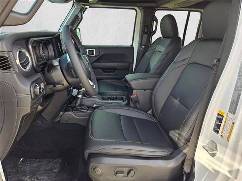 New 2026 Jeep Wrangler Unlimited Sahara AWD/4WD image 4