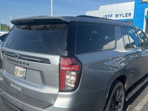 Used 2023 Chevrolet Suburban Z71 w/ Z71 Off-Road Package AWD/4WD image 2