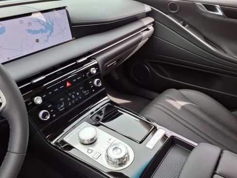 New 2025 Genesis G80 2.5T image 8