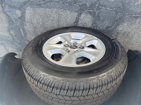 Used 2017 Jeep Grand Cherokee Laredo image 13