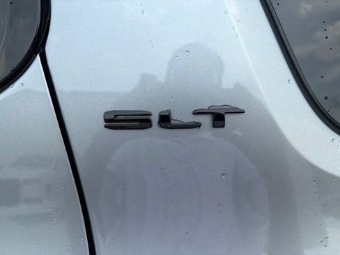 Used 2023 GMC Acadia SLT w/ Elevation Edition AWD/4WD image 12