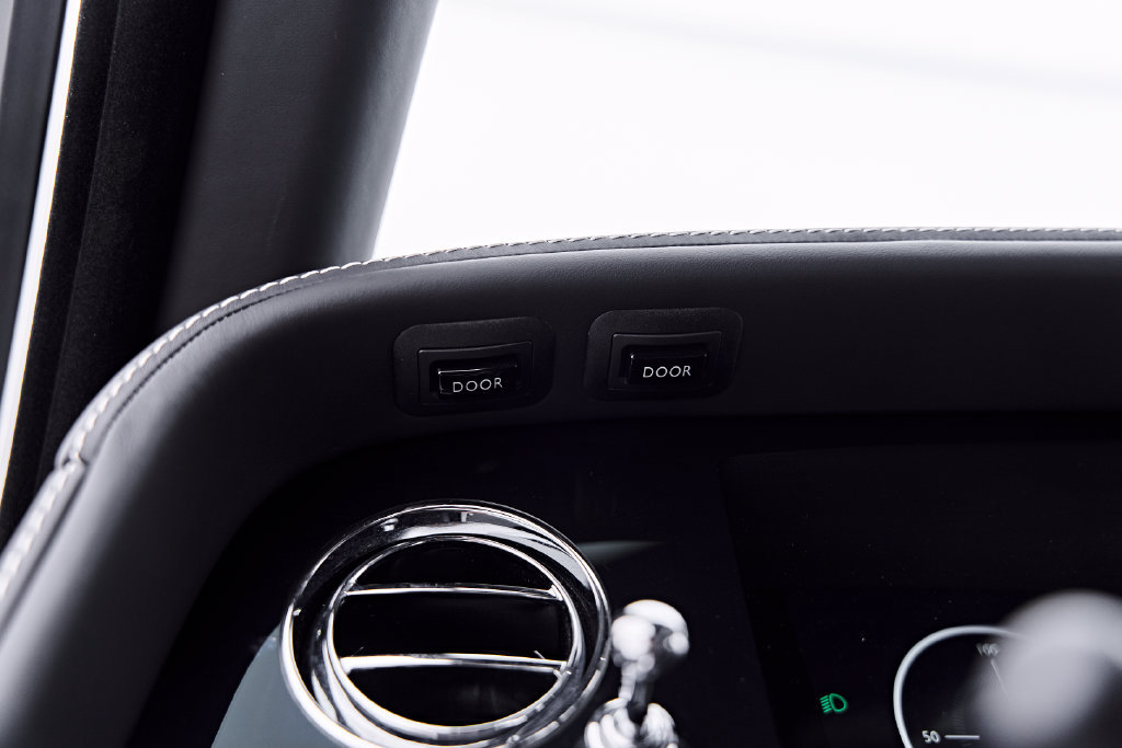 Used 2025 Rolls-Royce Cullinan AWD/4WD image 71