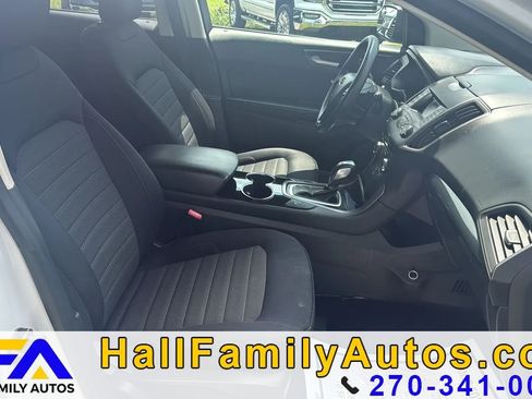 Used 2018 Ford Edge SE FWD image 28
