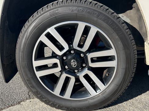 Used 2022 Toyota 4Runner Limited image 11