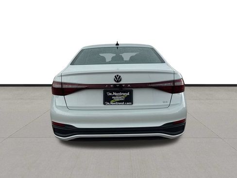 Used 2025 Volkswagen Jetta SE FWD image 5