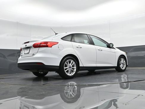 Used 2015 Ford Focus SE image 31