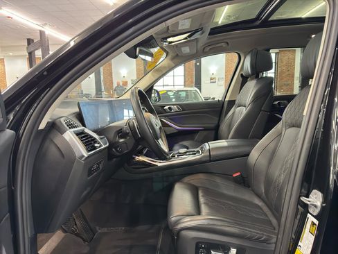 Used 2023 BMW X7 xDrive40i w/ Premium Package AWD/4WD image 24