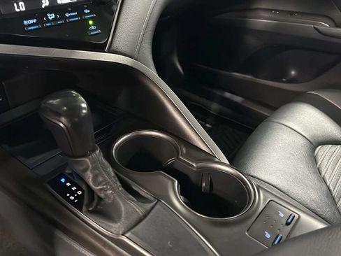 Used 2022 Toyota Camry SE FWD image 28
