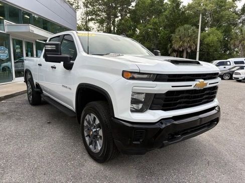 Used 2024 Chevrolet Silverado 2500 Custom w/ Custom Convenience Package AWD/4WD image 5