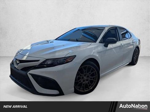 Used 2024 Toyota Camry SE w/ Convenience Package image 1