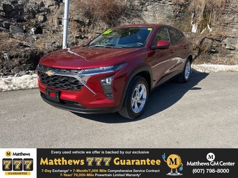 Used 2024 Chevrolet Trax LS w/ LS Convenience Package image 1