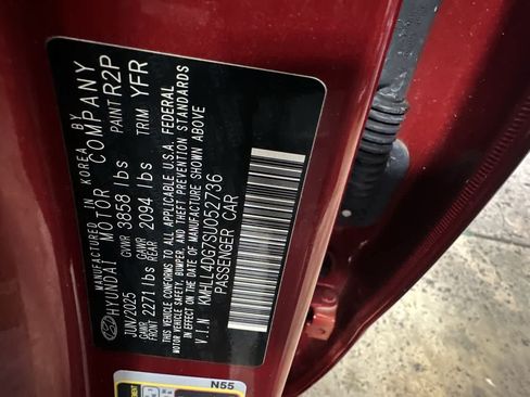 Used 2025 Hyundai Elantra SE FWD image 29