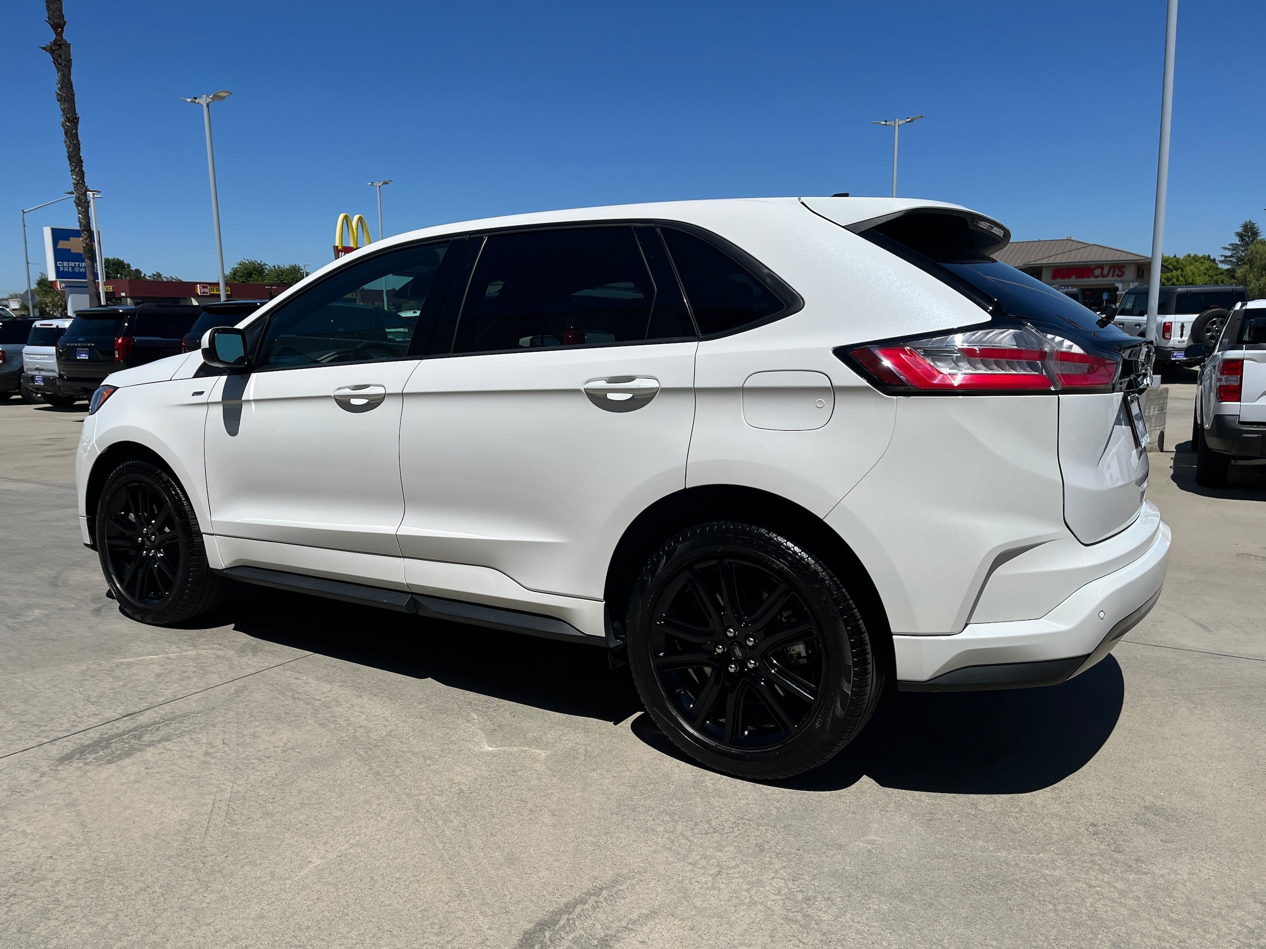 Certified 2023 Ford Edge ST-Line AWD/4WD image 3