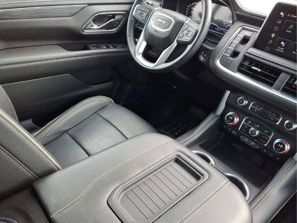 Used 2023 GMC Yukon XL SLT w/ SLT Premium Package RWD image 19