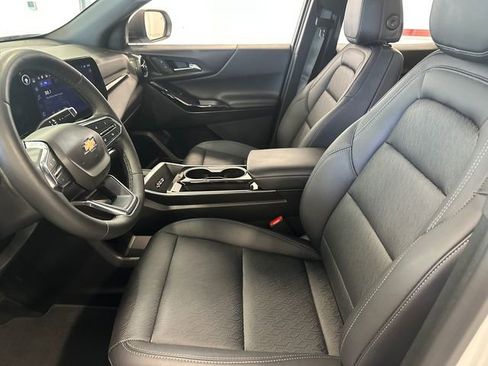 Used 2025 Chevrolet Equinox LT w/ Convenience Package II FWD image 28