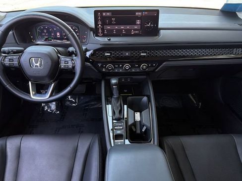 Used 2023 Honda Accord Touring image 17